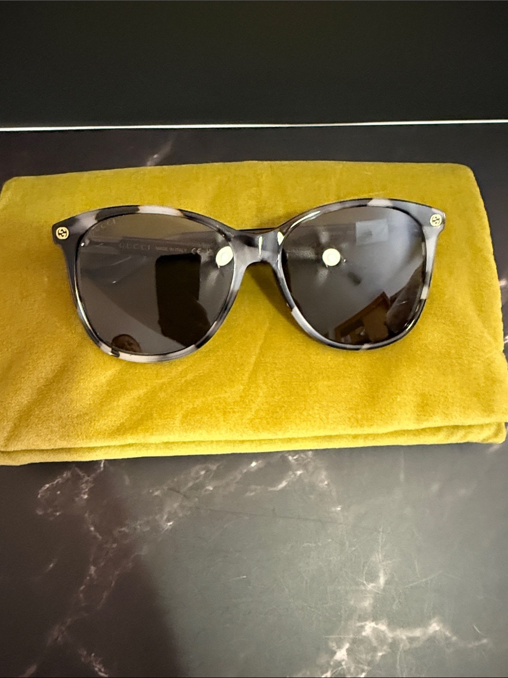 Gucci Sunglasses GG0024S
